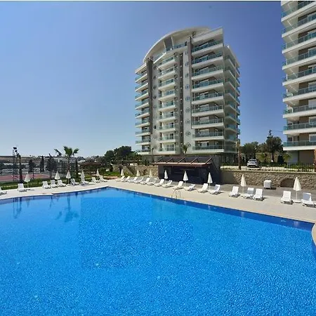Crown City Apartment *